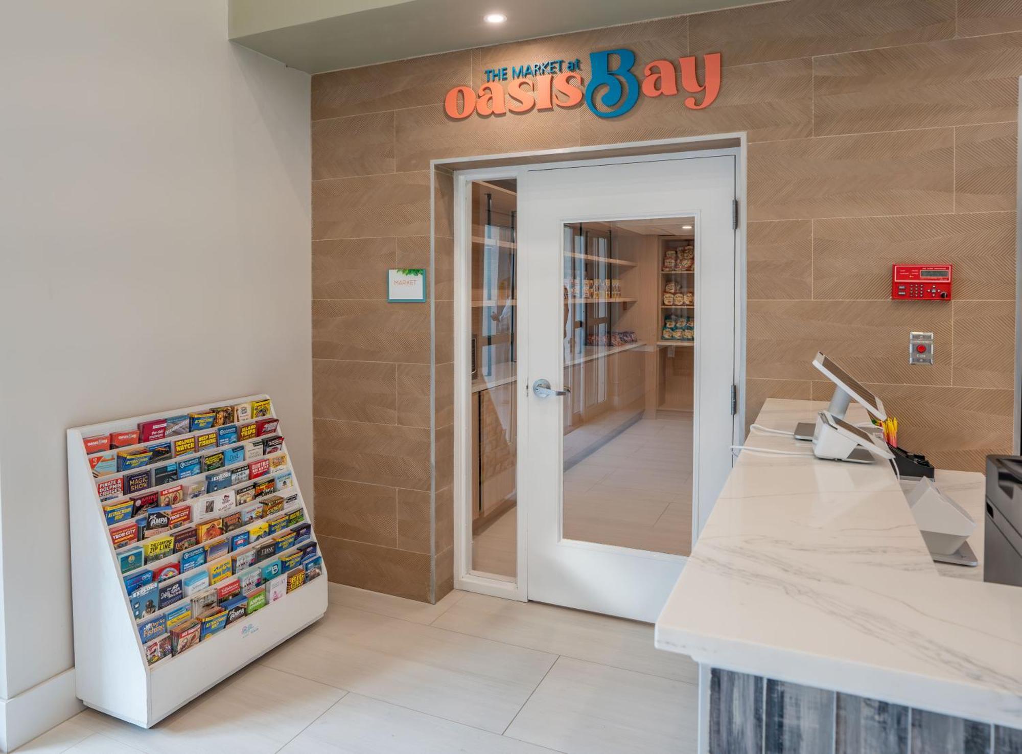 Oasis Bay Suites, Tampa, Busch Gardens, Usf Extérieur photo